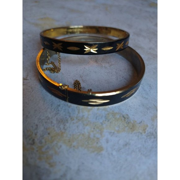 Vintage Black and Gold Set of 2 Bangle Bracelets Estate Jewelry - Picture 4 of 10